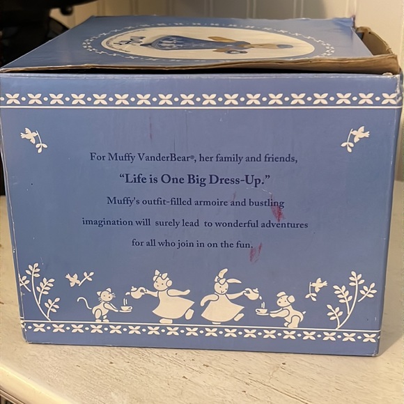 Muffy Vanderbear tea cup & saucer in box spot of tea - Picture 9 of 9